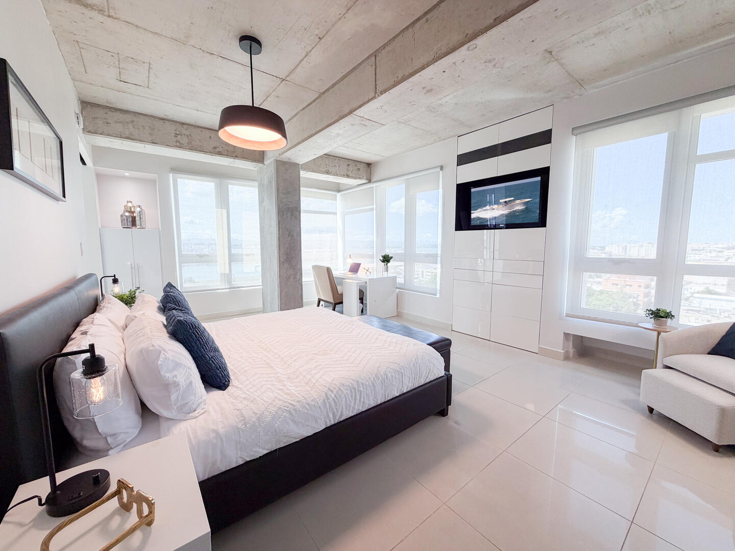 Bay/City View Lux Loft 2Bdr